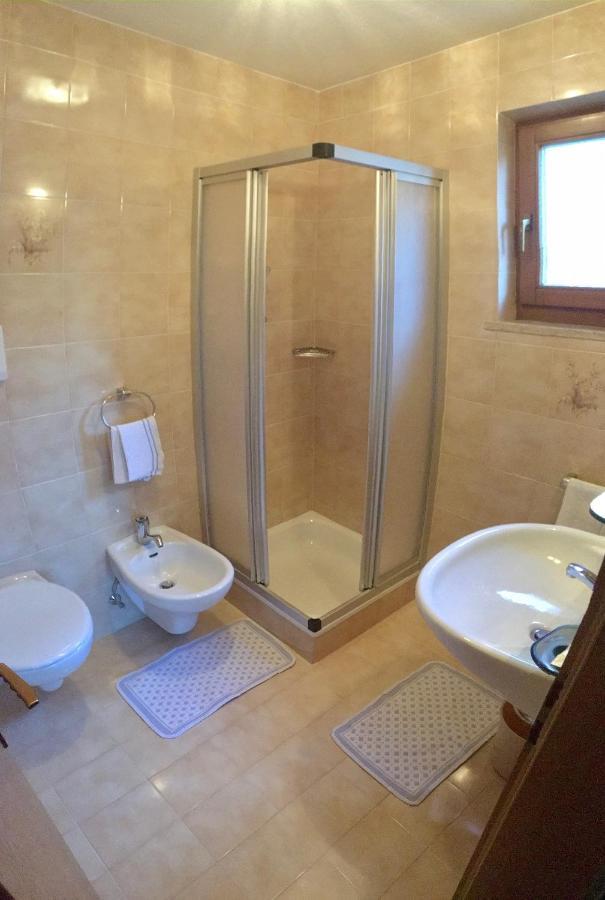 Chalet Fisti La Villa  Luaran gambar